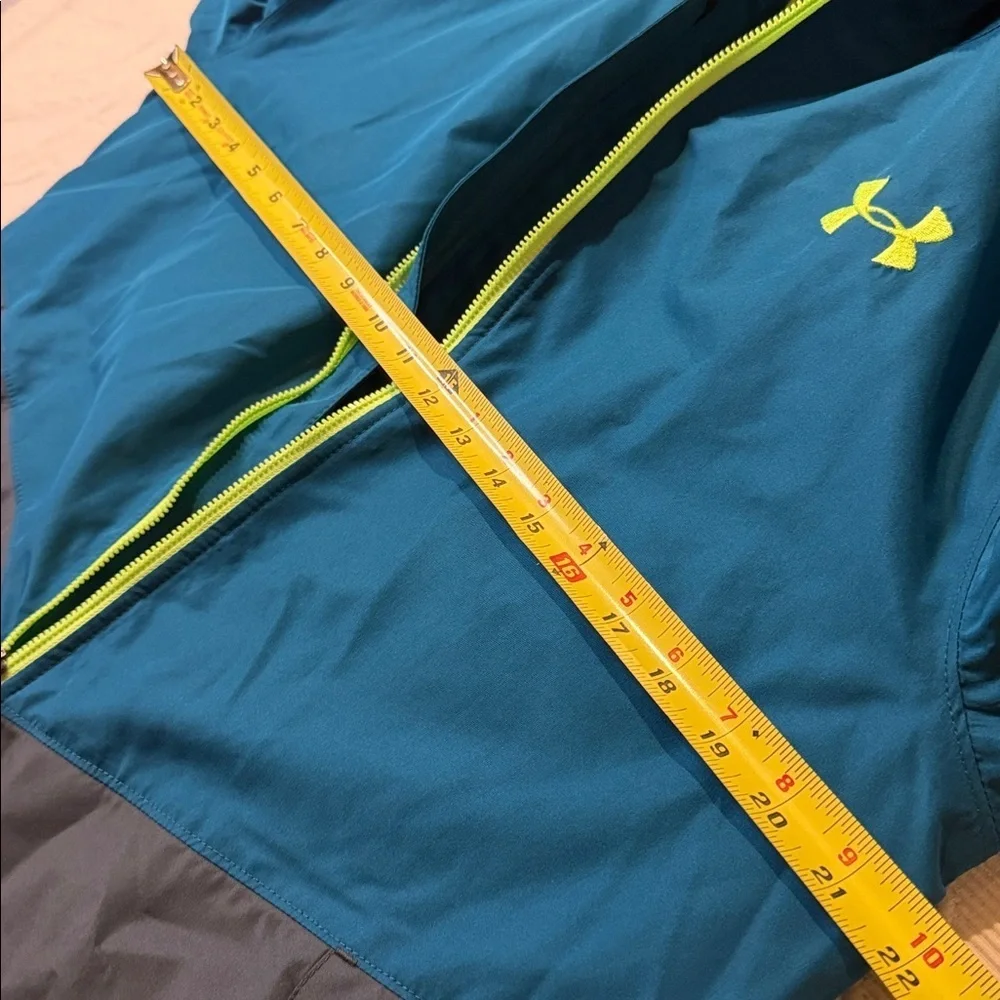 Under Armour Cold Gear Youth XL Navy and Charcoal Hooded Loose Jacket Nearly New